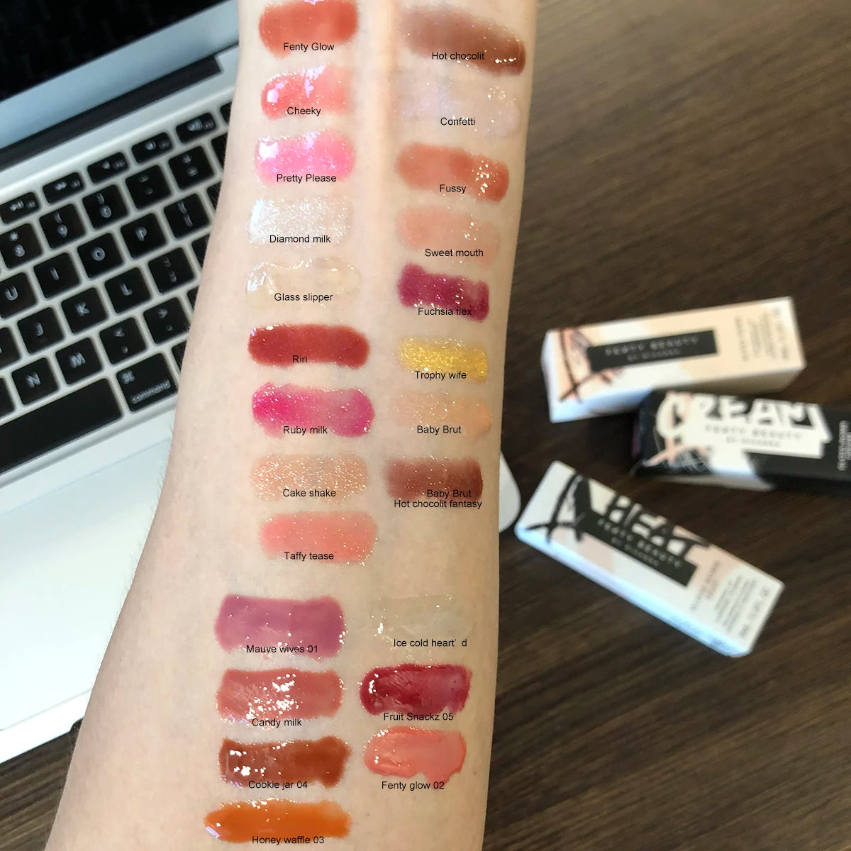 FB Makeup Hydrating Lip Plumper